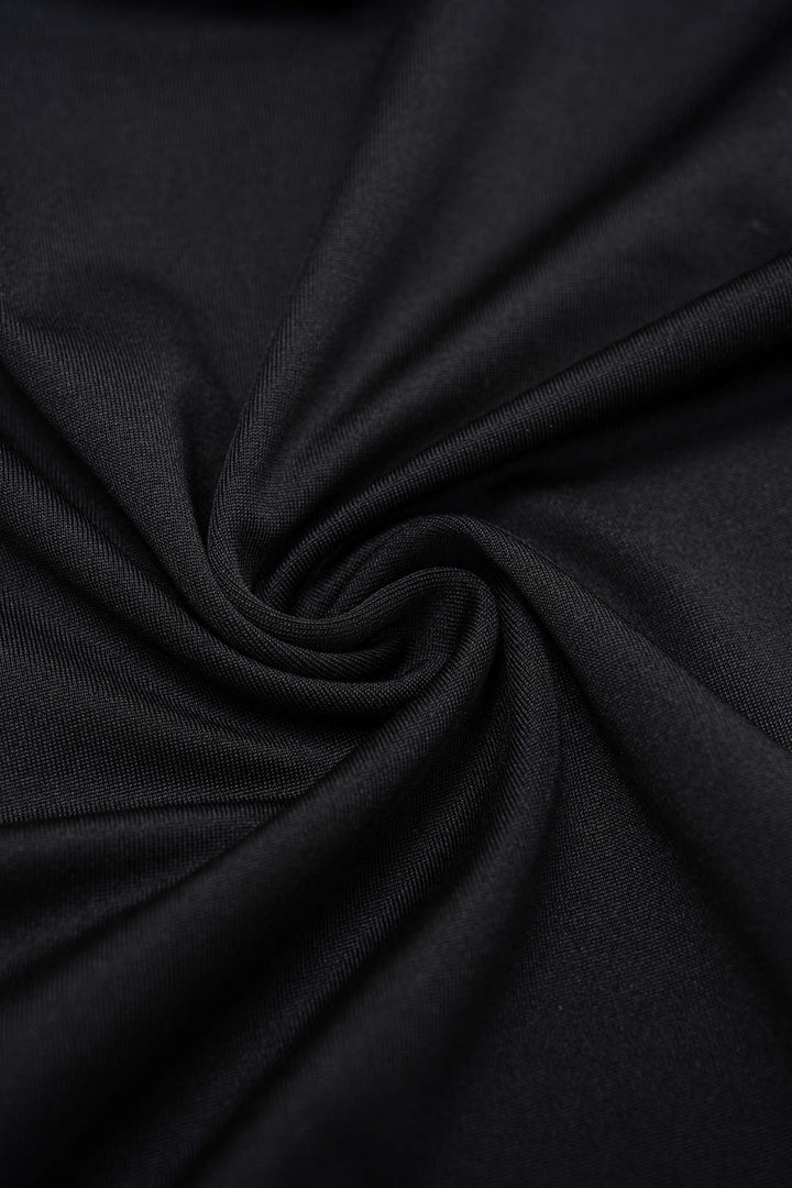 Nařasené mini šaty s vysokým límcem