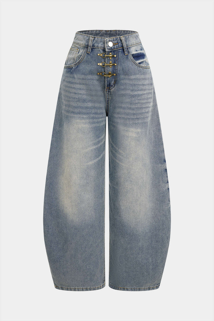 Džíny s širokými nohavicemi a kovovým opaskem z denimu