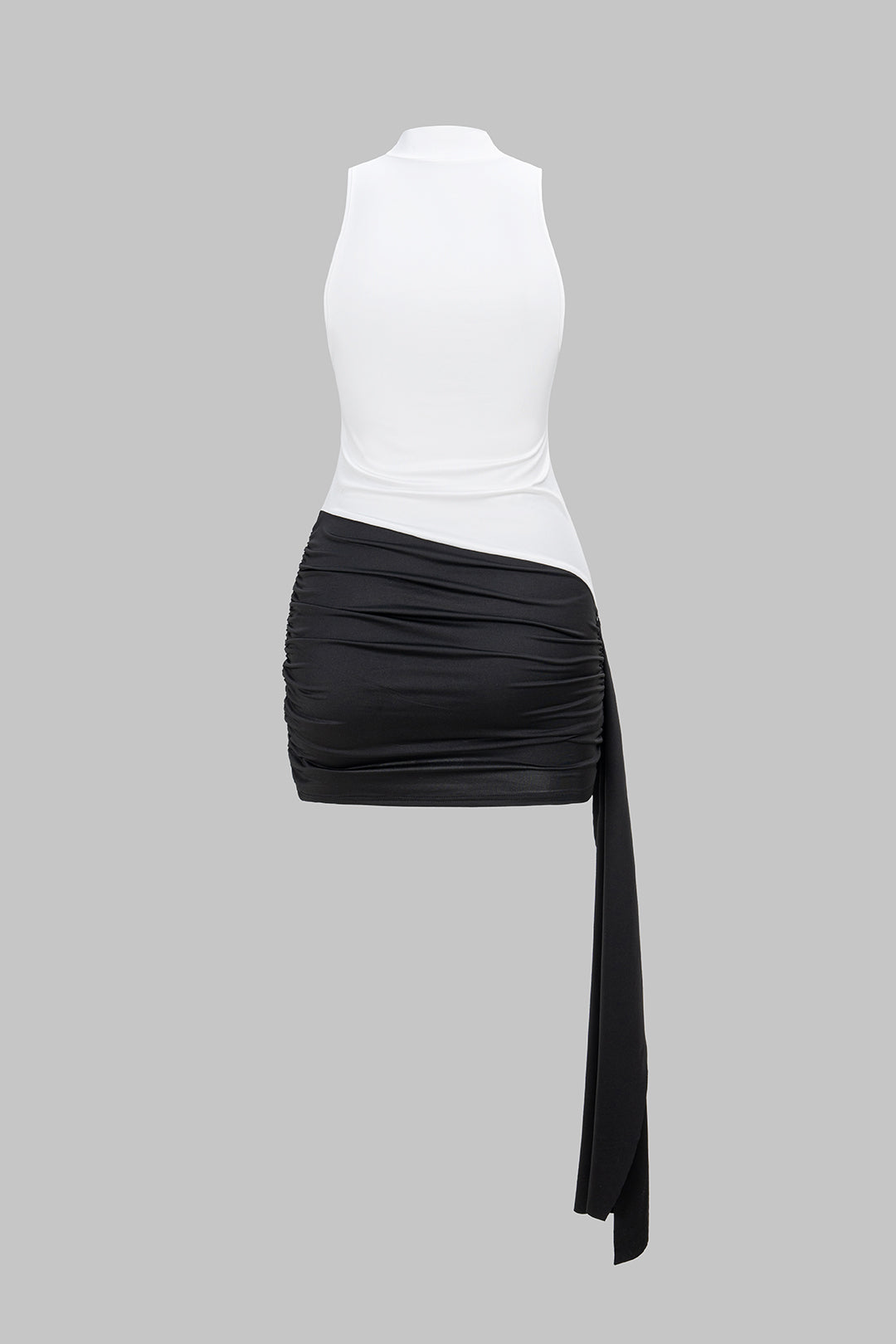 Nařasené mini šaty s vysokým límcem